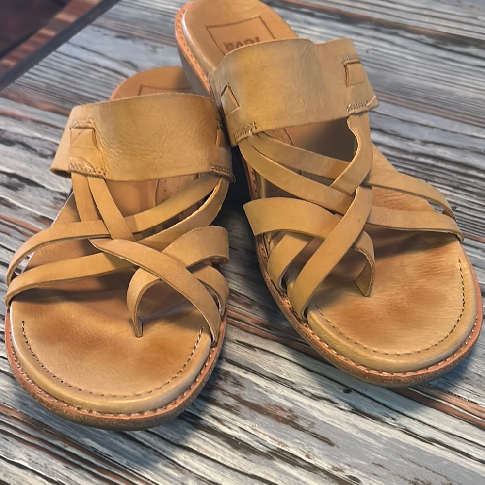 Women’s Tan Leather Crisscross Slide Sandals